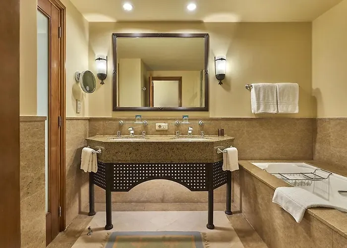 Fourseasons Seaview 2-bedrooms 5*